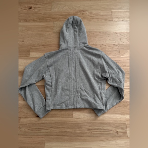 Pyer Moss Ebroidered Logo Crop Kangaroo Pocket Hoodie
100% Cotton Size Small - Picture 8 of 12